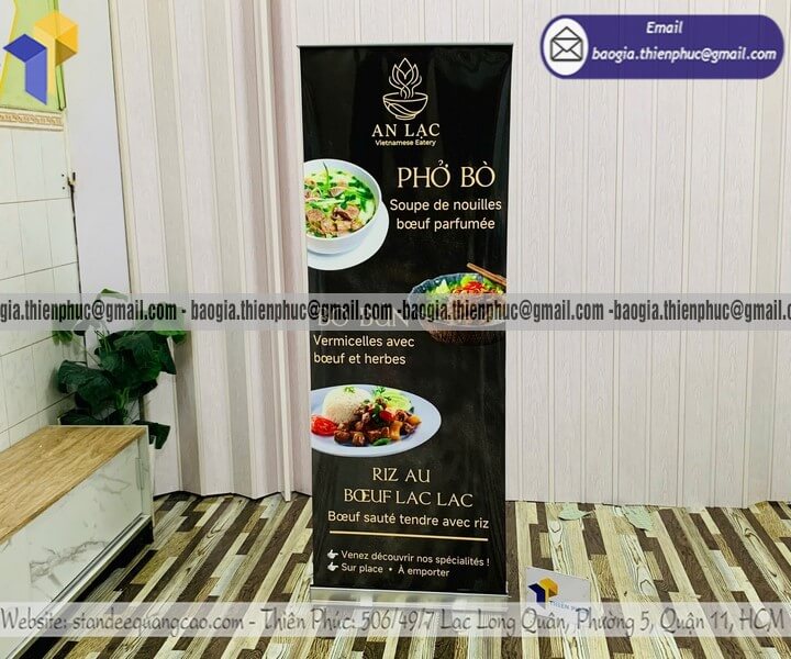 Đặt in standee cuốn nhôm dựng poster chuyên sự kiện