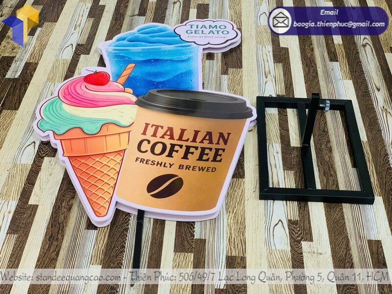 Đặt in standee mô hình ly cafe 3D siêu thực đẹp fnb quảng cáo thu hút khách