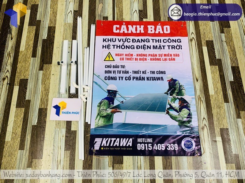 Dat khung treo poster giao ngay nhanh chong don gian