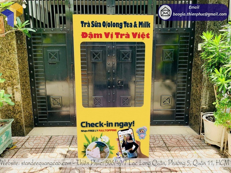 Đặt làm khung check in backdrop nhỏ cho cửa hàng dịp sinh nhật sự kiện cửa hàng