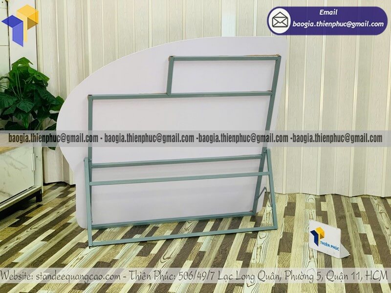 Đặt làm standee mô hình sản phẩm nhỏ 1 mặt cho sự kiện quảng cáo cho công ty marketing ra mắt sản phẩm mới