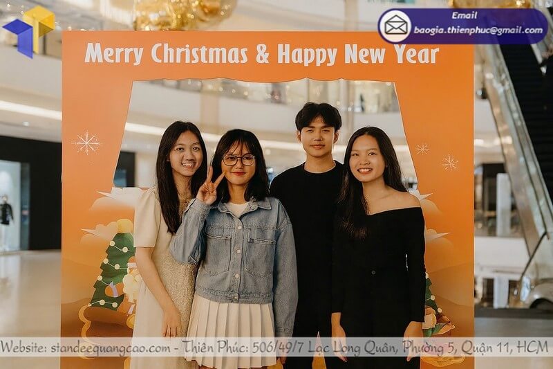 Đặt mẫu khung check in bằng formex dịp tết giá rẻ