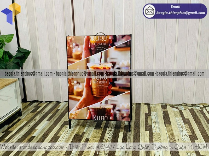 Đặt standee A 2 mặt giới thiệu sản phẩm tiệm cafe