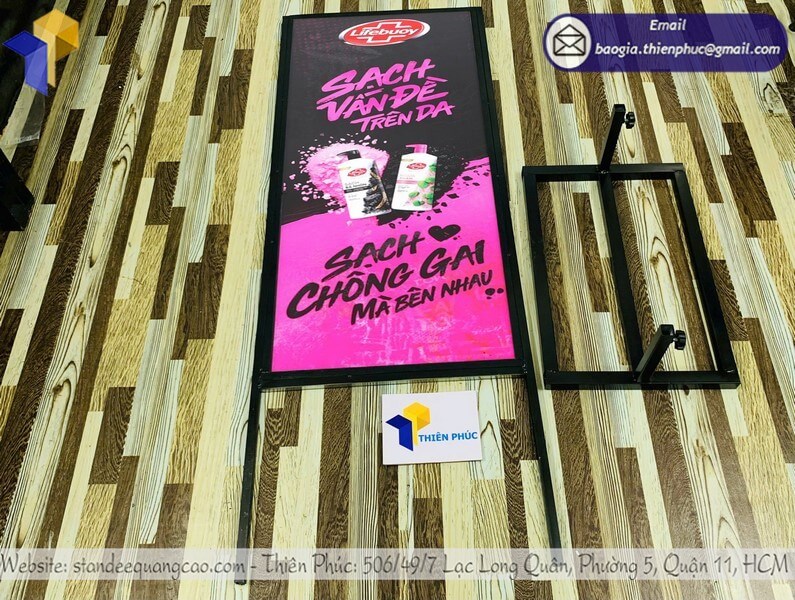 Dịch vụ in bảng standee khung sắt đứng 2 mặt giá rẻ giao nhận toàn quốc