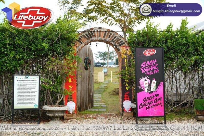 Dịch vụ in bảng standee khung sắt đứng 2 mặt giá rẻ thiên phúc giao toàn quốc