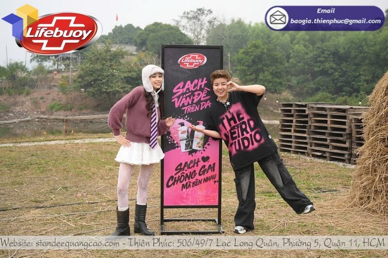 Dịch vụ in bảng standee khung sắt đứng 2 mặt giá rẻ