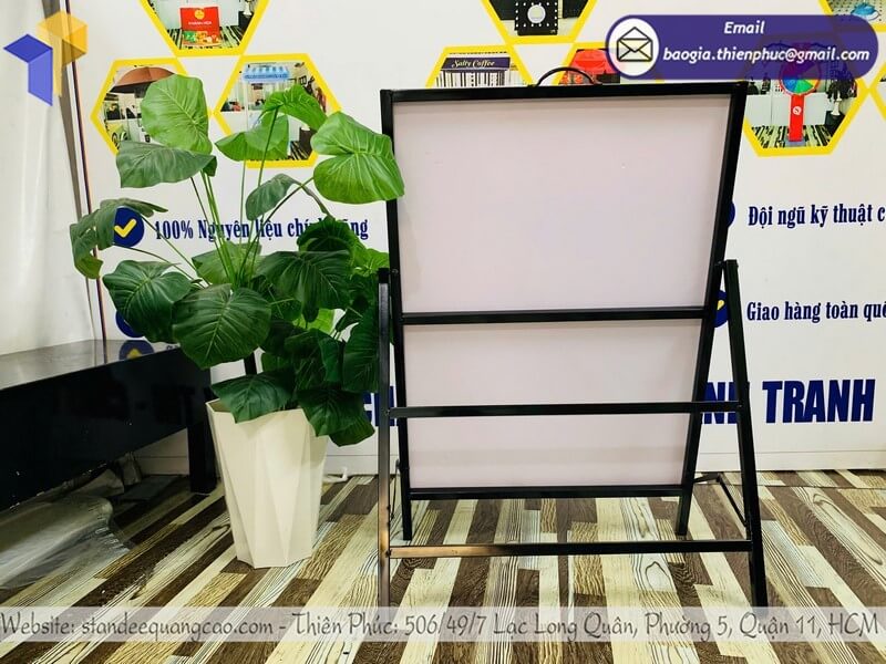 Dịch vụ in standee khung sắt phù hợp chương trình khuyến mãi