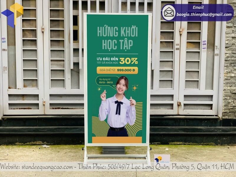 Giá bảng standee in 2 mặt đứng chịu gió ngoài trời Giá bảng standee in 2 mặt đứng chịu gió ngoài trời