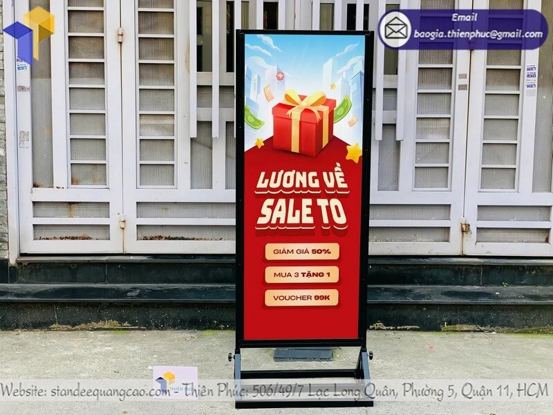Giá bảng standee khung sắt đứng 2 mặt in logo thương hiệu