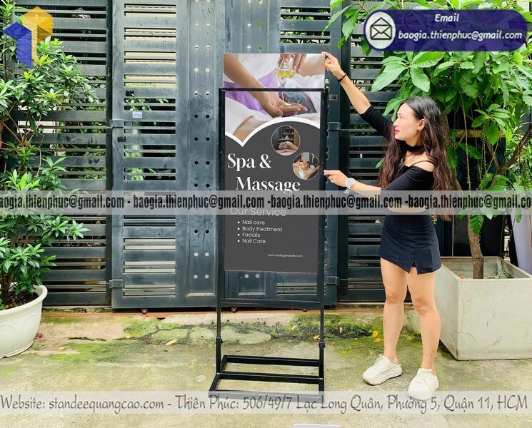 Giá làm standee quảng cáo 2 mặt in logo chất lượng Giá làm standee quảng cáo 2 mặt in logo chất lượng