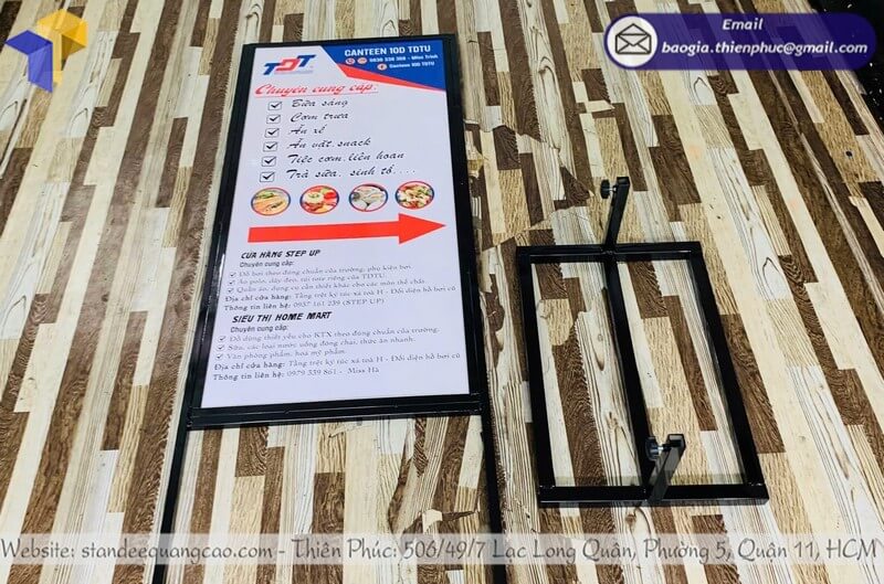 giá standee khung sắt 2 mặt đứng TPHCM Quận 10