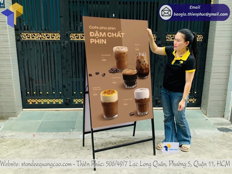 In bảng quảng cáo chữ A dựng 2 mặt ngoài trời đẹp thích hợp cho quán cafe