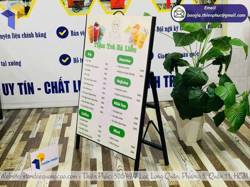 In bảng standee sản phẩm 1 mặt cho quầy bán hàng tư vấn miễn phí