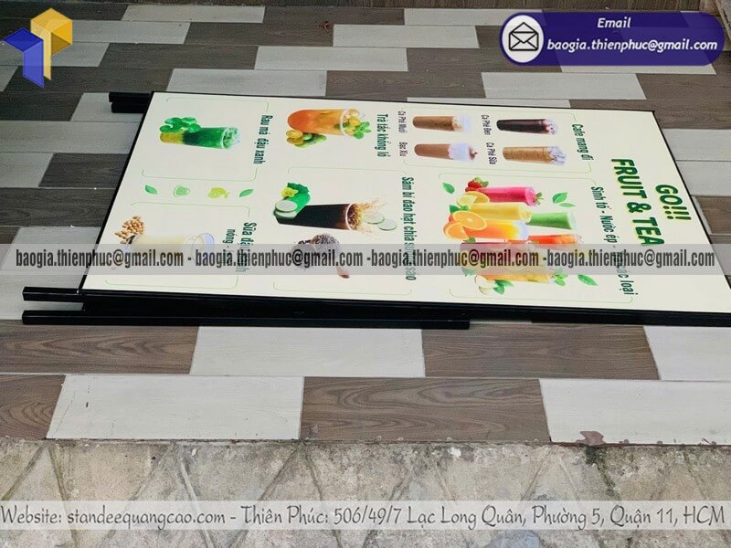 In logo standee quảng cáo 1 mặt đặt trước cửa hàng đẹp nhận in số lượng ít đến nhiều