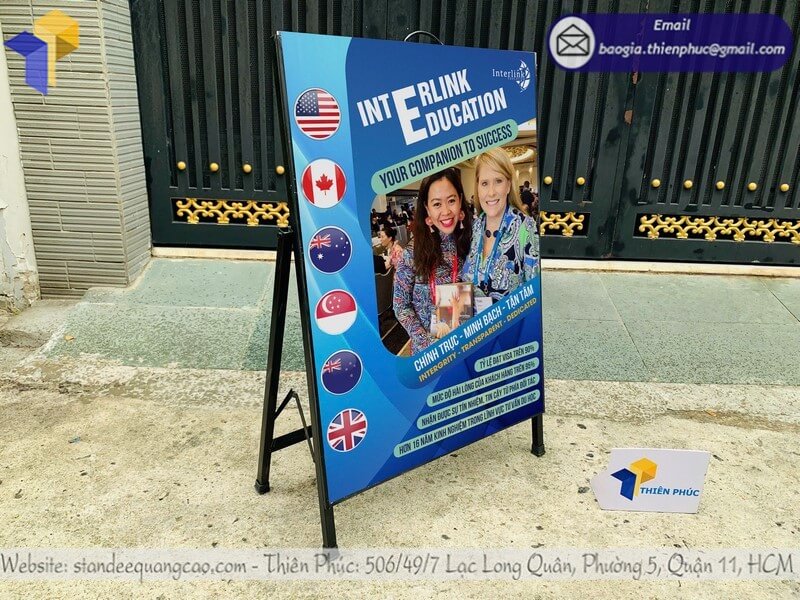 Mẫu in  standee 1 mặt gấp gọn in logo doanh nghiệp