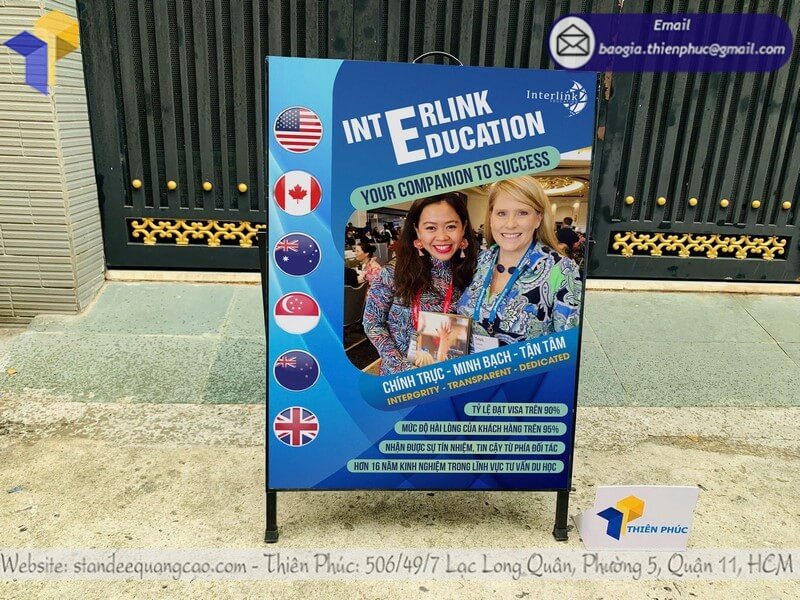 In standee 1 mặt gấp gọn khung sắt chắc chắn