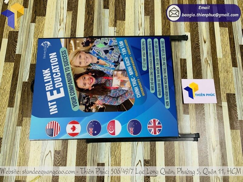 in standee 1 mặt gấp gọn số lượng lớn – in nhanh