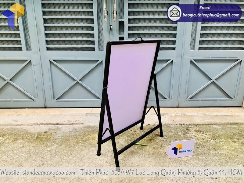 In Standee 1 mặt giao liền sang trong, thu hut khach hang