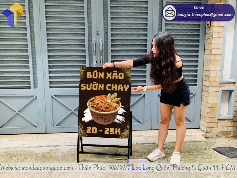 In Standee 1 Mặt Giao Liền