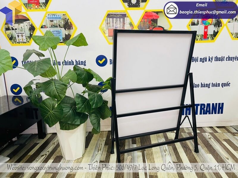 In standee 1 mặt lấy liền giá rẻ cho doanh nghiệp
