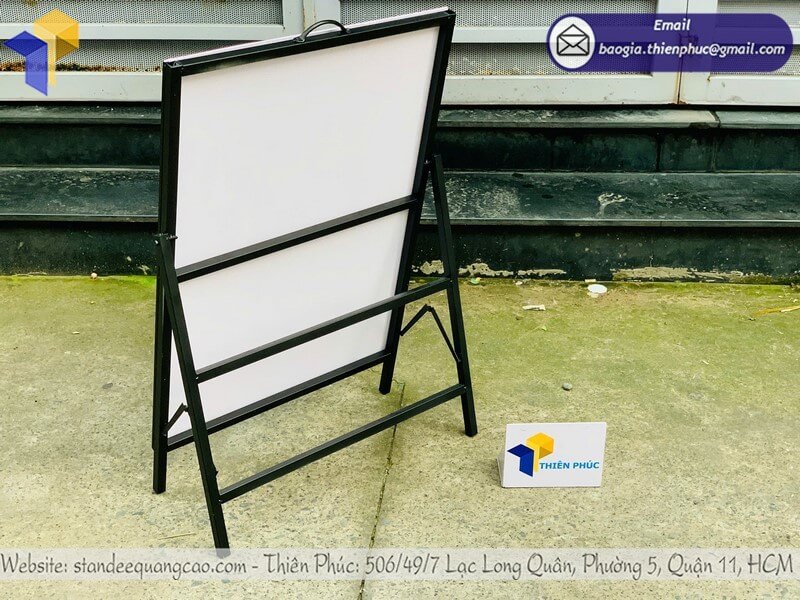 In standee 1 mặt theo yêu cầu đặt hàng số lượng sỉ và lẻ