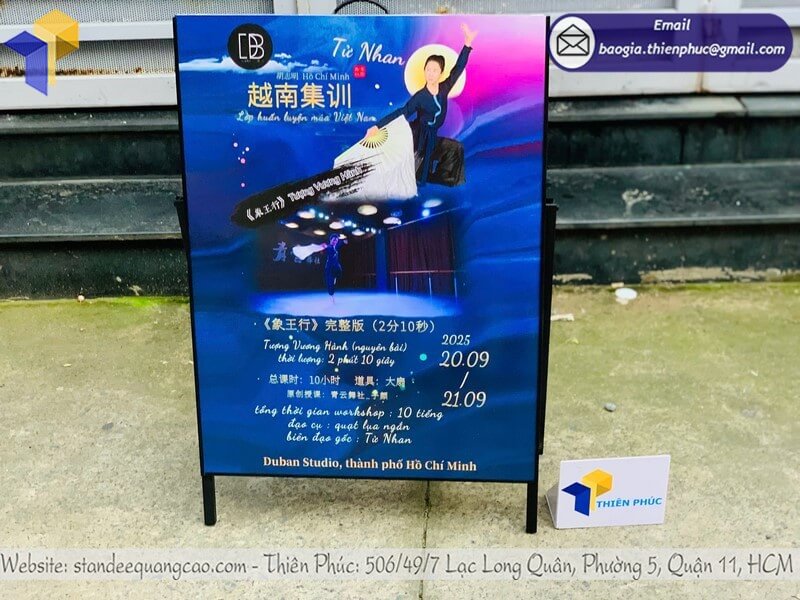 In standee 1 mặt theo yêu cầu