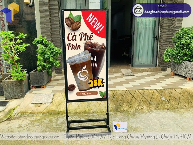 In standee khung sắt có in logo, standee quảng cáo di động