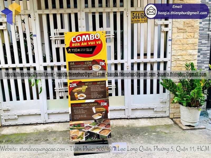 In standee một mặt treo banner trước cửa hàng In standee một mặt treo banner trước cửa hàng