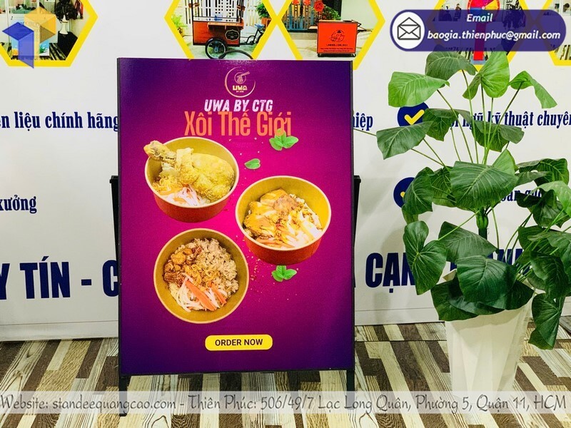 In standee quảng cáo 1 mặt giao ngay