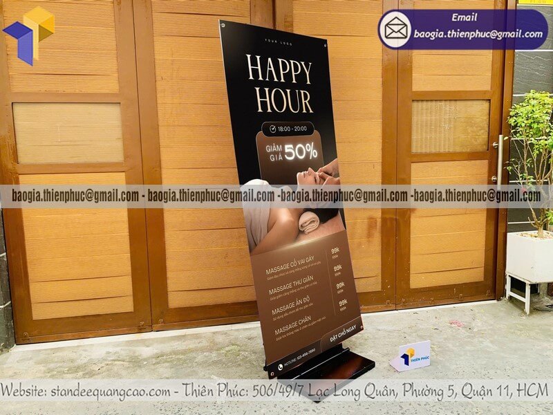 In standee quảng cáo 1 mặt lắp ráp ngoài trời chịu gió đẹp gia công trực tiếp cho sự kiện khai trương