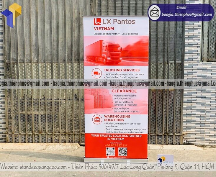 In standee quảng cáo cuốn nhôm di động cho sự kiện In standee quảng cáo cuốn nhôm di động cho sự kiện
