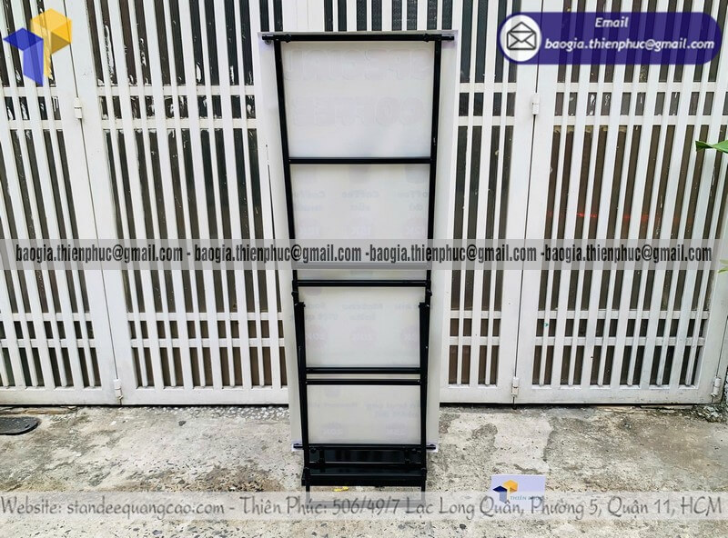 In standee quảng cáo đứng 1 mặt lắp ráp chịu được gió gia công biển hiệu ngoài trời bán cho công ty