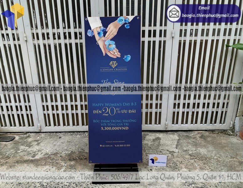 In standee quảng cáo đứng 1 mặt lắp ráp chịu được gió In standee quảng cáo đứng 1 mặt lắp ráp chịu được gió
