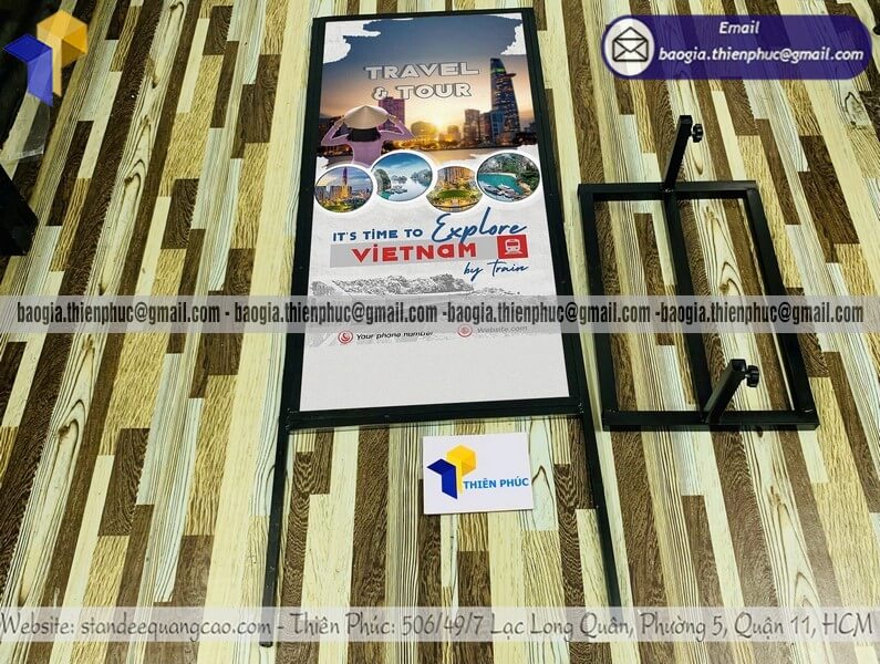 In standee quảng cáo đứng khung sắt di động ngoài trời bán online và tổ chức tại công ty