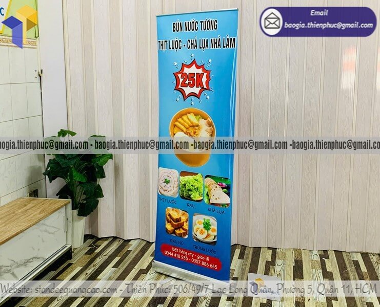In standee quảng cáo dựng poster 1 mặt cuốn nhôm giá sỉ cho đại lý và công ty