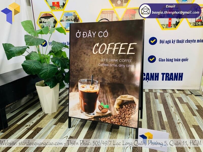 Khung bảng chữ A có tay xách gấp gọn tiện lợi