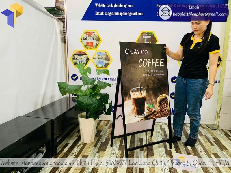 Khung bảng chữ A có tay xách