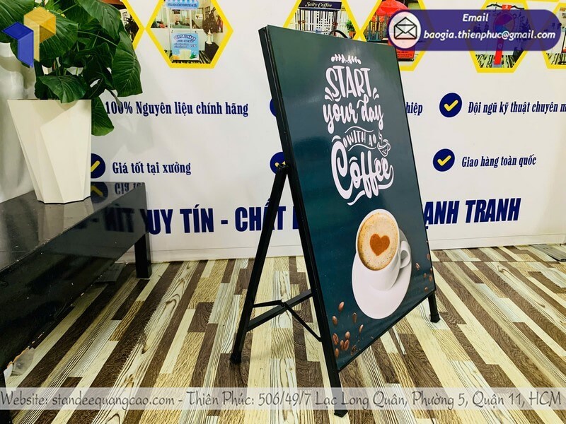 Mẫu khung bảng hiệu chữ A gấp gọn chịu mưa nắng ngoài trời