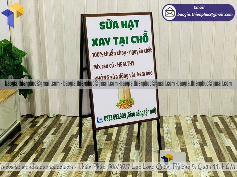 Khung standee A chân sắt quảng cáo sản phẩm ngoài trời chương trình khuyến mãi khai trương