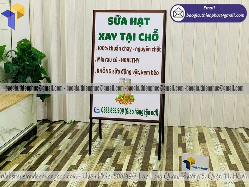 Khung standee A chân sắt quảng cáo sản phẩm ngoài trời giá trên 500.000 quảng cáo menu