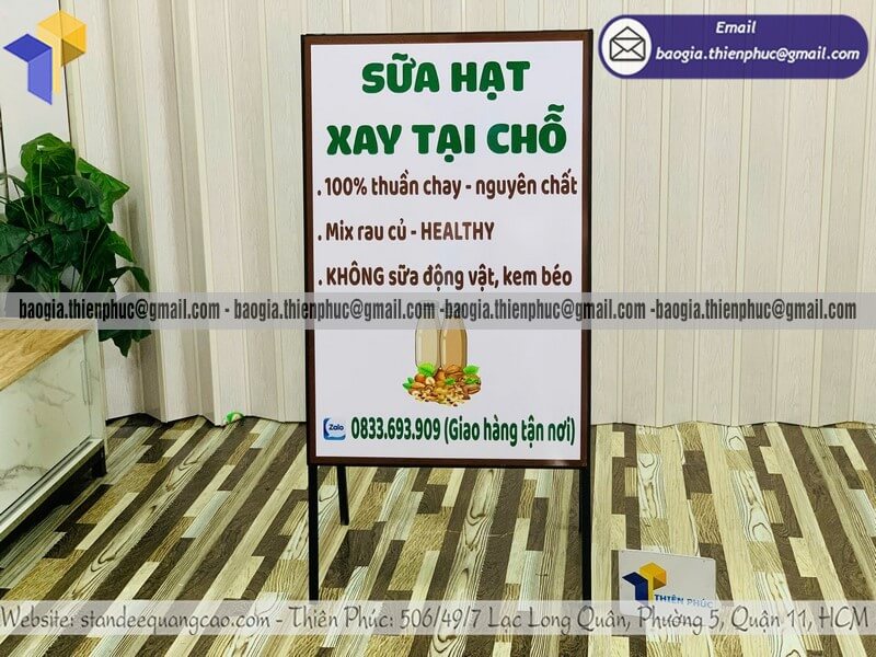 Khung standee A chân sắt quảng cáo sản phẩm ngoài trời
