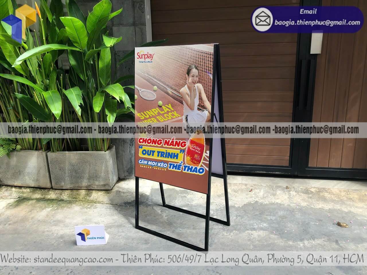 Khung standee chữ A bằng sắt gắn poster trưng bày thay đổi poster dừng là chân ái