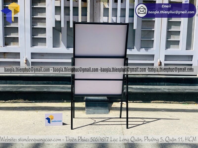 Khung standee chữ A bằng sắt in sản phẩm trưng bày cần quảng bá sự kiện sale off siêu bùng nổ