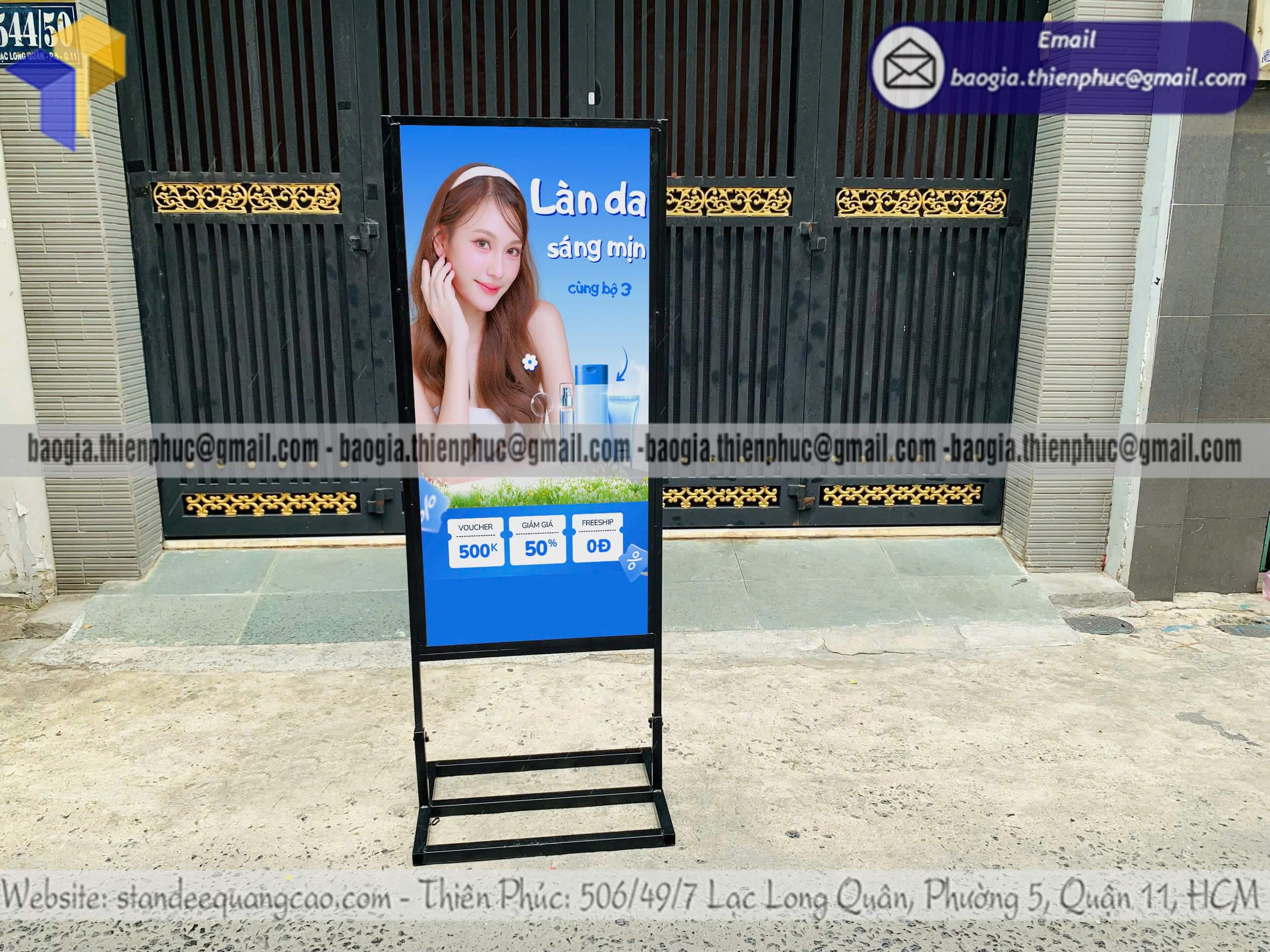 Khung standee sắt đứng hiển thị 2 mặt dùng sự kiện chất lượng khỏi chê cho công ty lớn