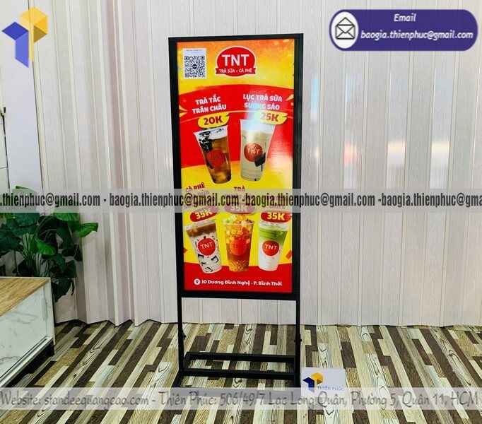 Mẫu bảng hiệu quảng cáo đứng bằng sắt in banner 2 mặt đặt số lượng lớn toàn quốc