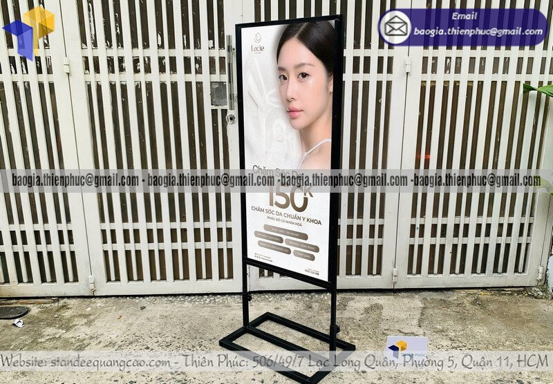 Mẫu bảng standee đứng 2 mặt khung sắt quảng cáo đẹp khuyến mãi khai trương giới thiệu sản phẩm