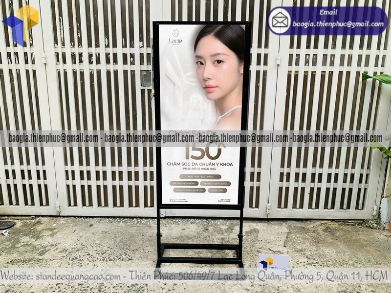 Mẫu bảng standee đứng 2 mặt khung sắt quảng cáo đẹp gia công theo yêu cầu cho quán cafe