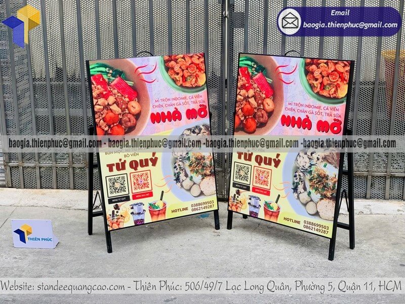 Mẫu standee A quảng cáo chân sắt in logo cho quán ăn gia công theo yêu cầu đối tượng kinh doanh ăn uống