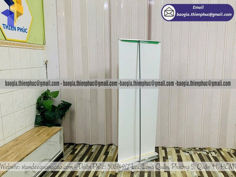 Mẫu standee cuốn nhôm dựng poster 1 mặt đẹp bán chạy cho shop mới mở thức ăn nhanh