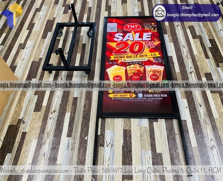 Mẫu standee khung sắt đứng cho quán cafe vỉa hè setup tăng doanh số